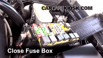 Replace a Fuse: 2005-2010 Jeep Grand Cherokee - 2008 Jeep Grand